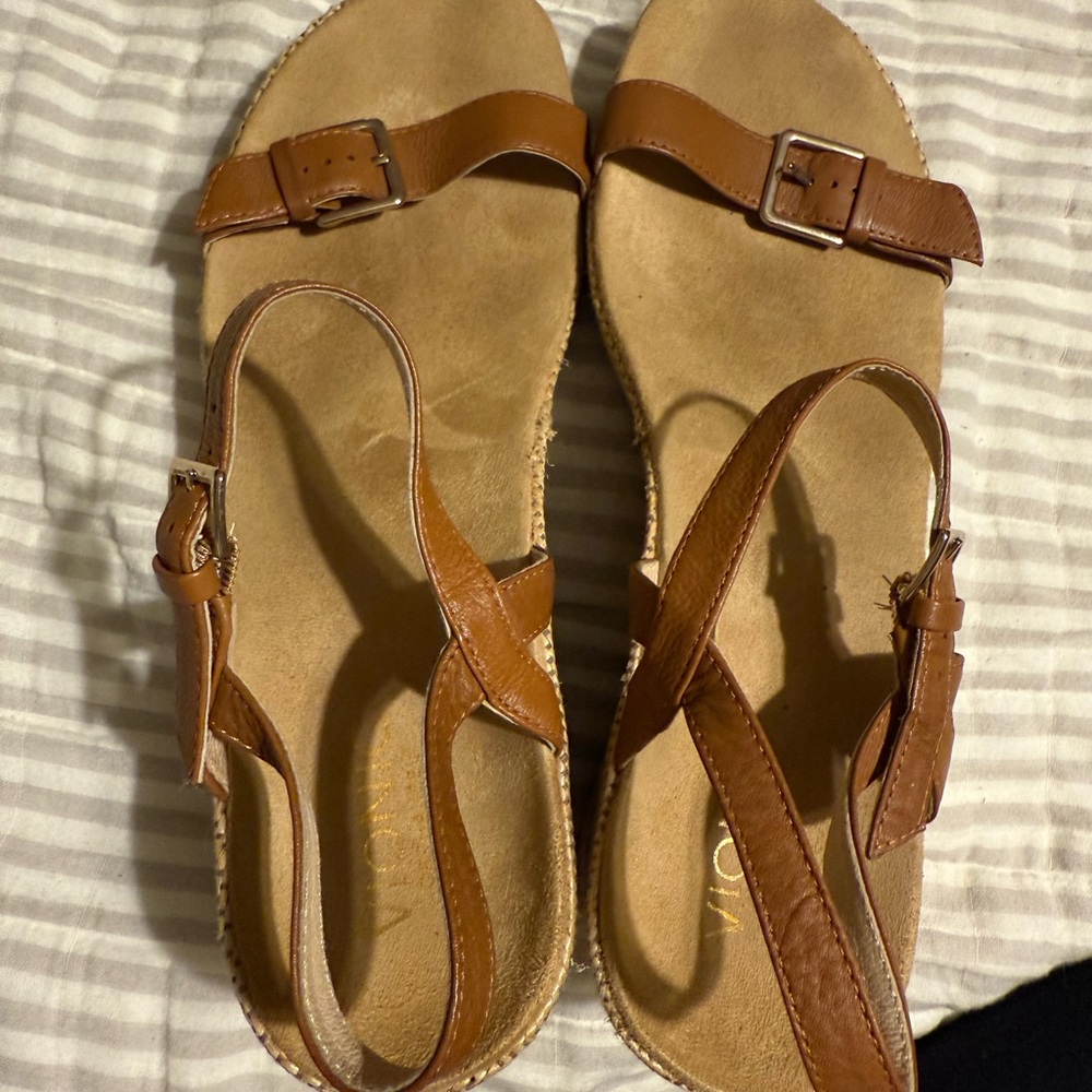 Vionic Brown Leather Heel Sandals size 11